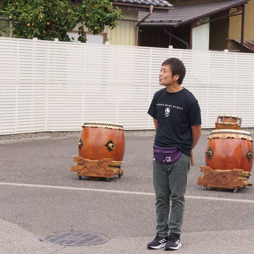 ニコニコ祭り会場にて職員代表のあいさつ